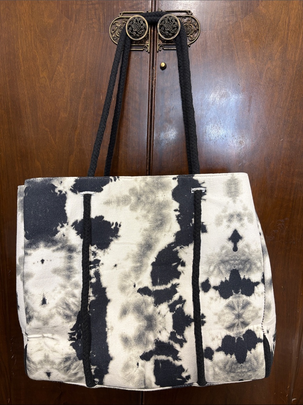 America & Beyond lined canvas tote